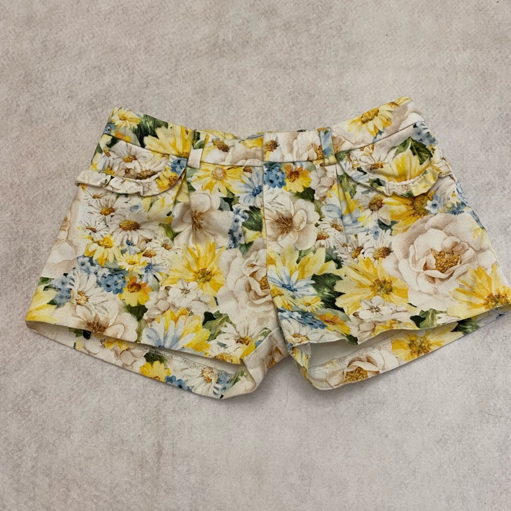 Mayoral Girl shorts with a pastel floral pattern. Size 8